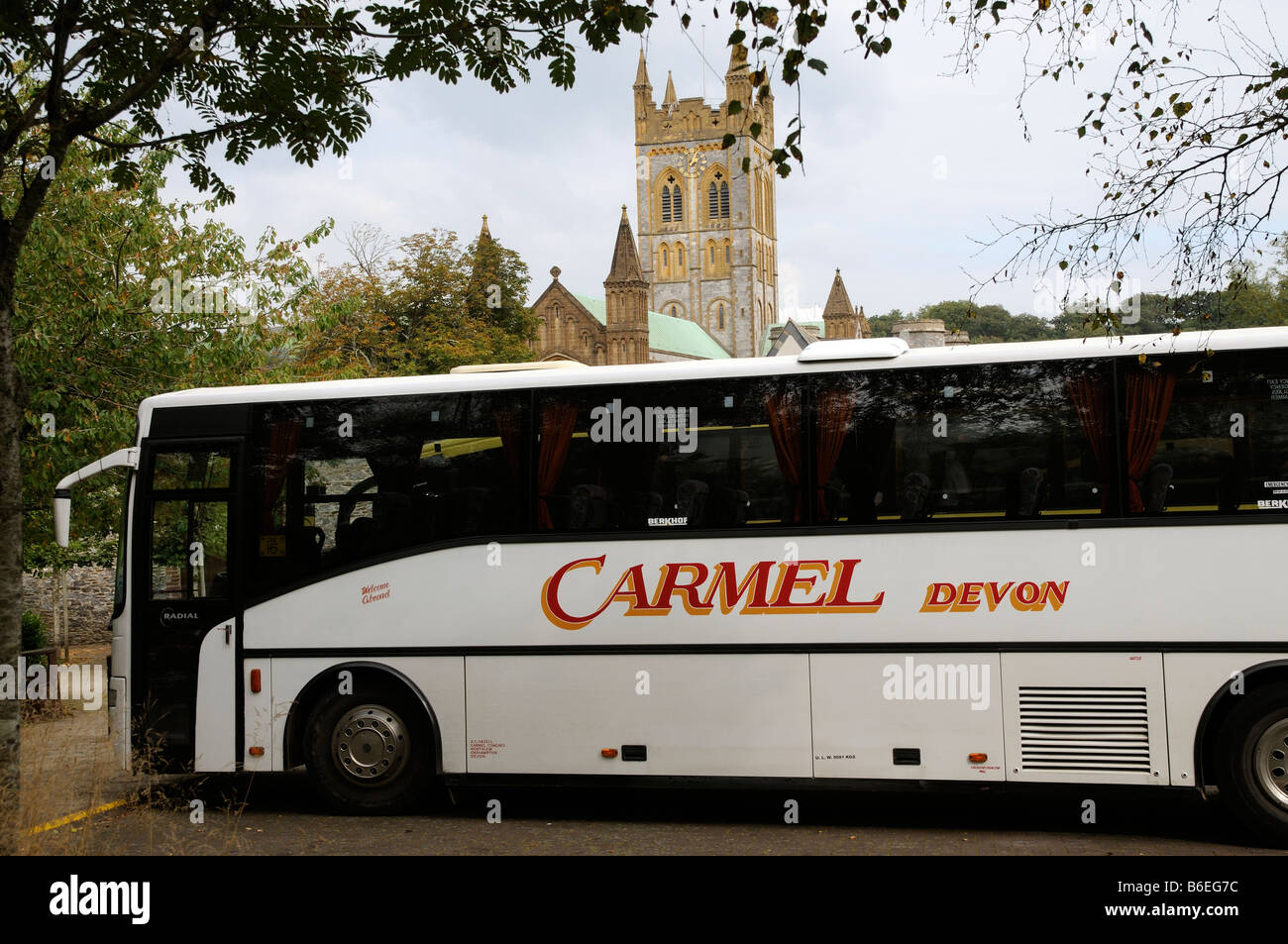Gita in autobus a Buckfast Abbey nel Devon England Regno Unito Foto Stock