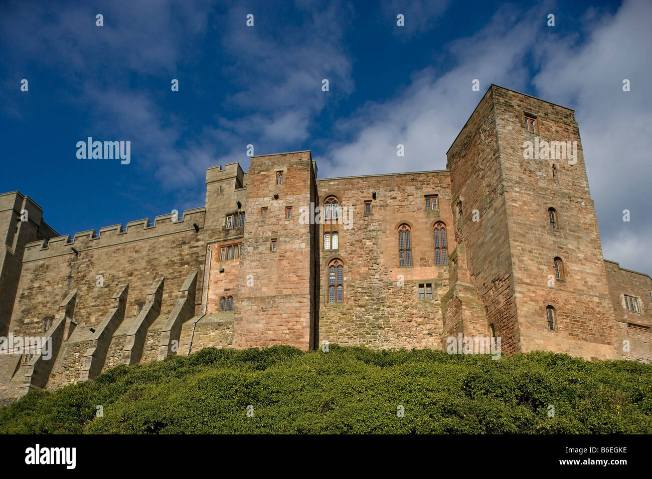Bamburgh castello normanno dal primo Baron Armstrong Northumberland UK Gran Bretagna Foto Stock
