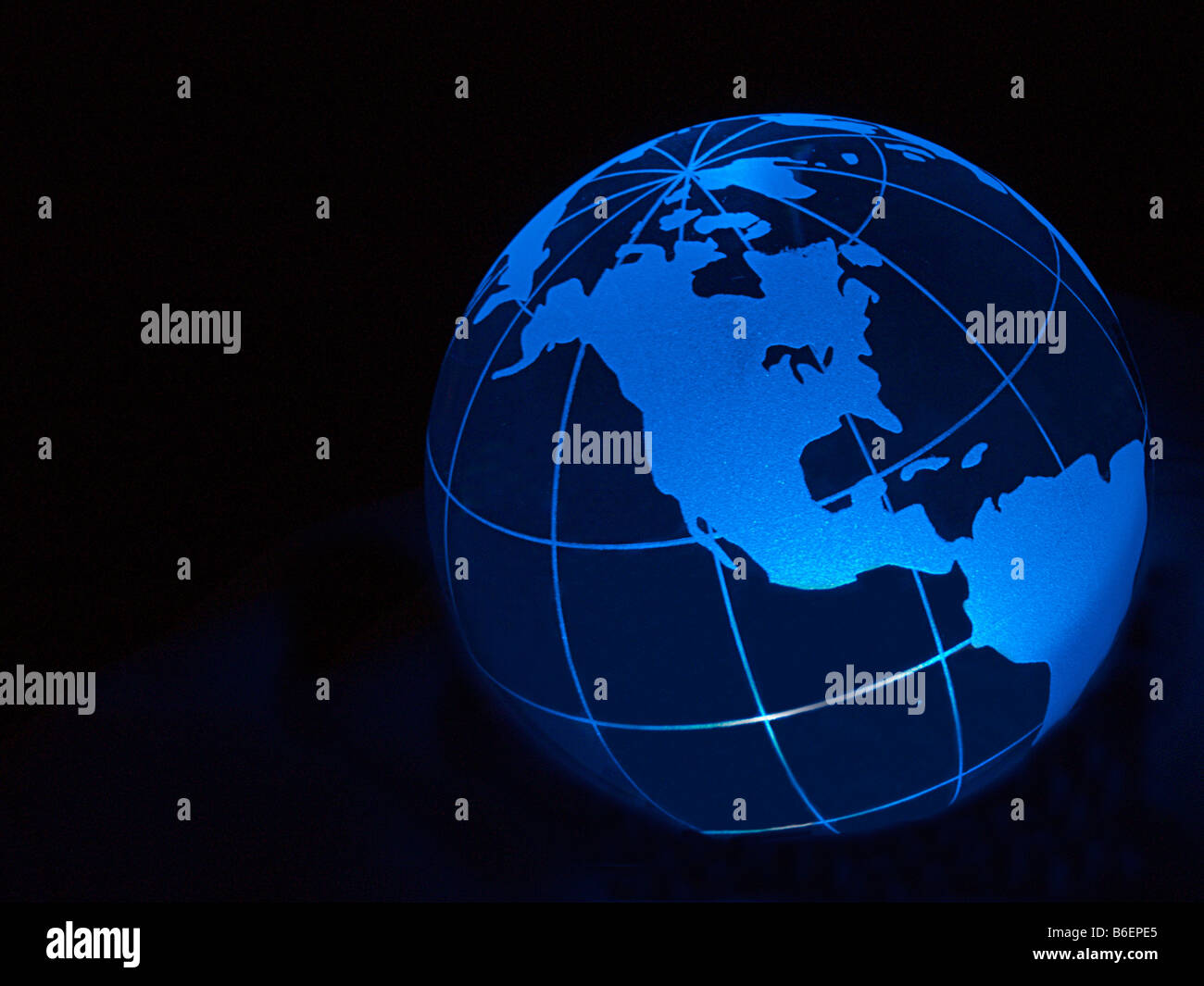 Globo mostra America del Nord in blu con le linee di longitudine e latitudine Foto Stock