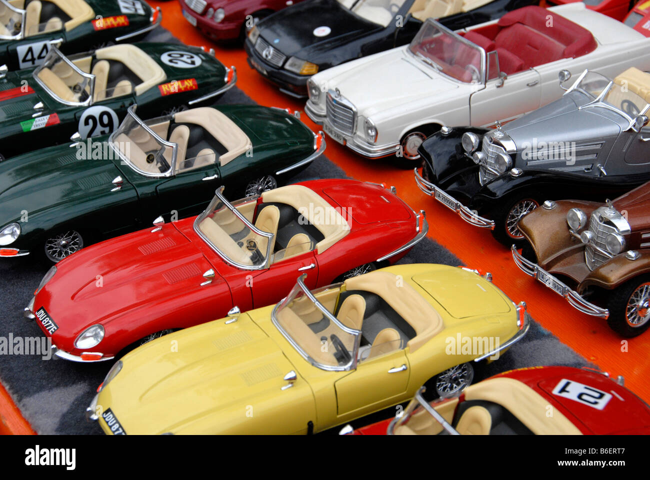 Model Cars, nella parte anteriore giaguari e tipo motore retrò - Auto d'epoca, festival, Tuebingen, Baden-Wuerttemberg, Germania Europa Foto Stock
