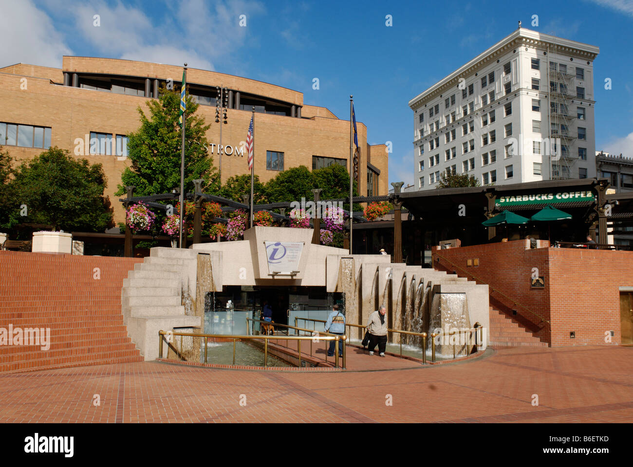 Pioneer Courthouse Square, il centro, il centro della città di Portland, Oregon, Stati Uniti d'America Foto Stock