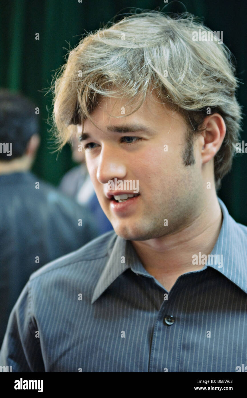 Attore Haley Joel Osment durante incontrare e salutare sessione prima prima prova di 2008 Broadway revival di bufalo americano Foto Stock