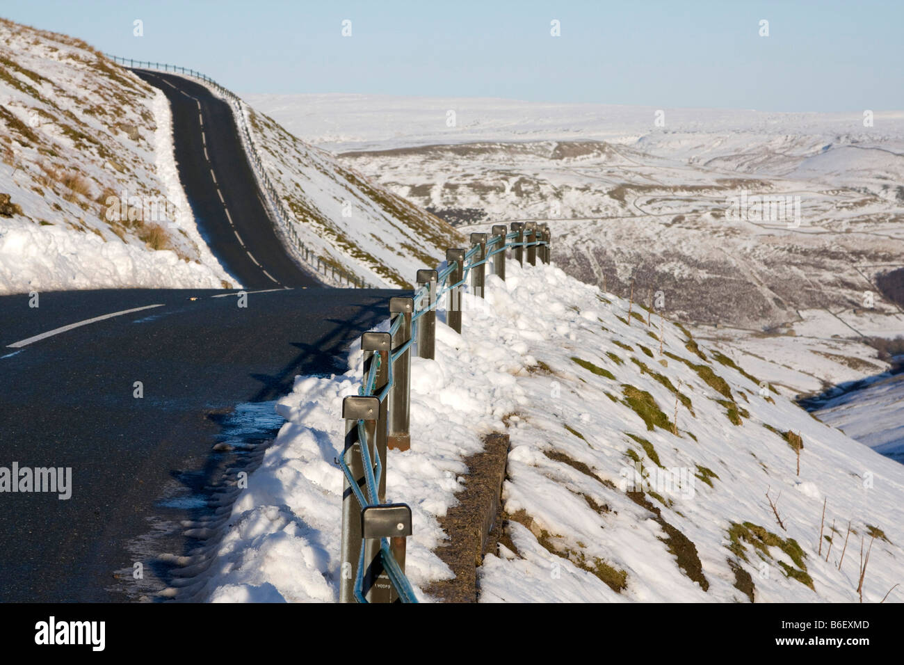 Buttertubs pass neve invernale Yorkshire Dales National Park England Regno unito Gb Foto Stock