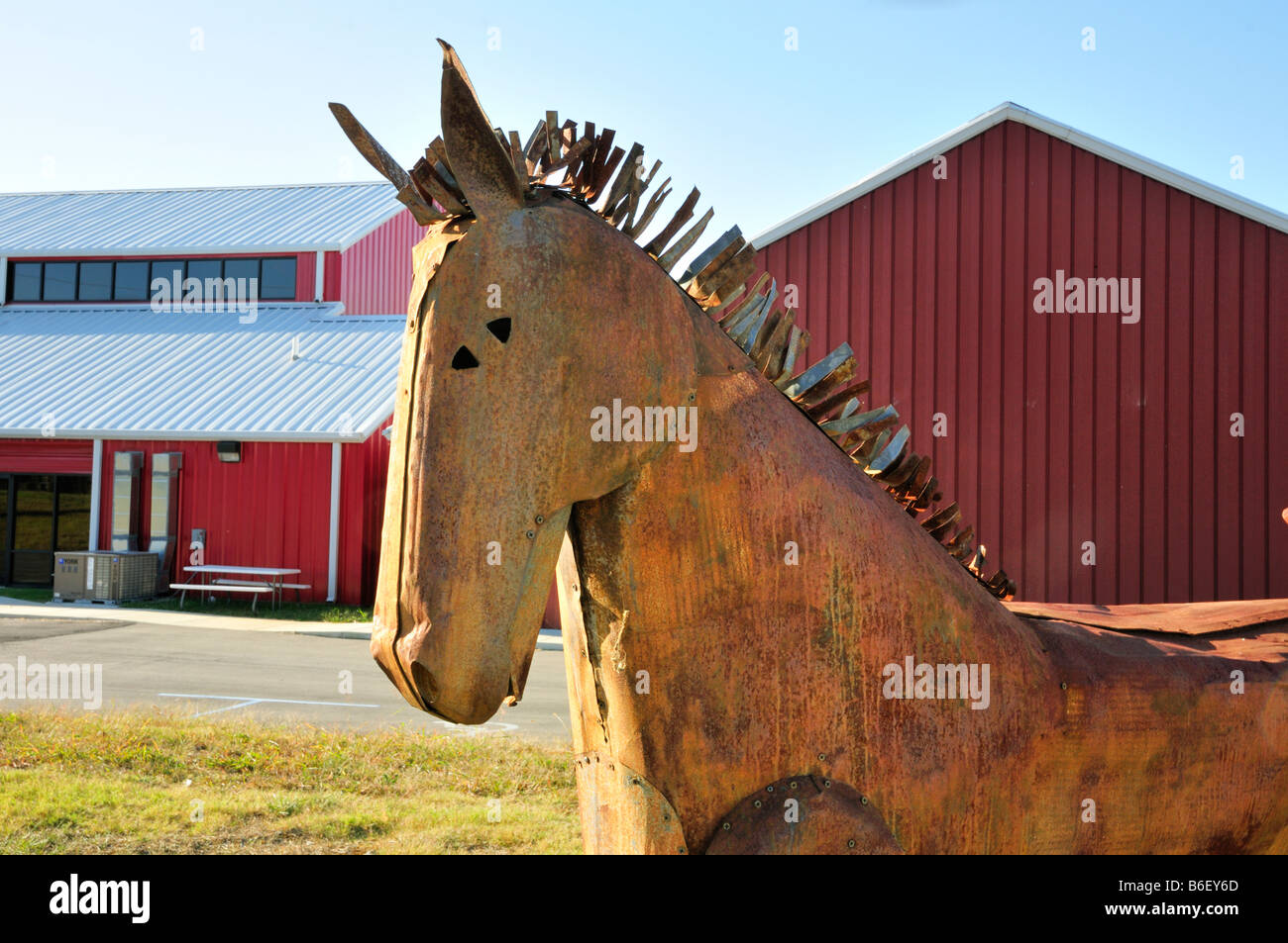 Cavallo di metallo all'ingresso per il Centro delle Arti di Cannon County Woodbury Tennessee Foto Stock
