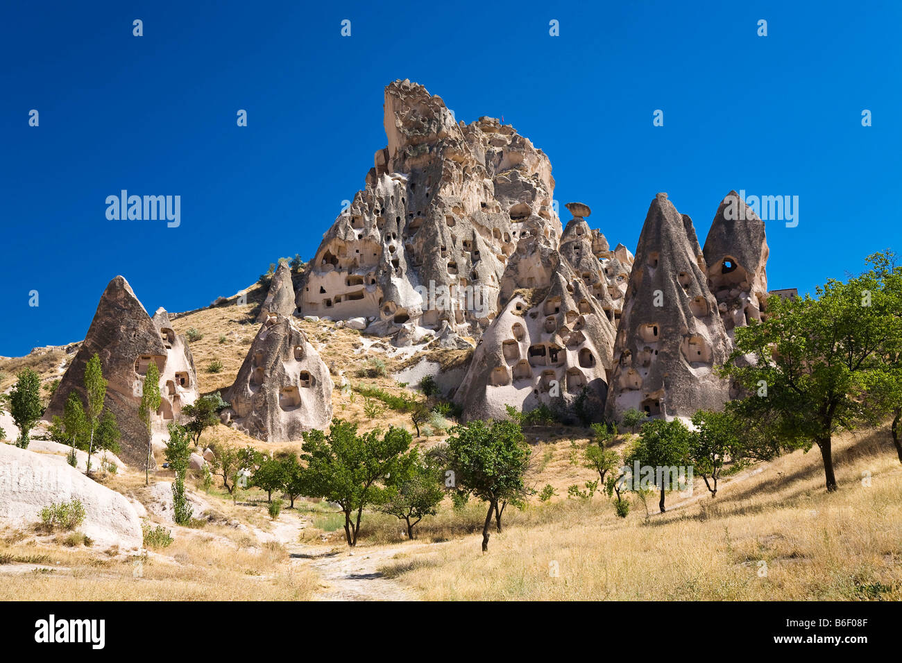 Rock abitazioni di Uchisar, Cappadocia, Anatolia centrale, Turchia, Asia Foto Stock
