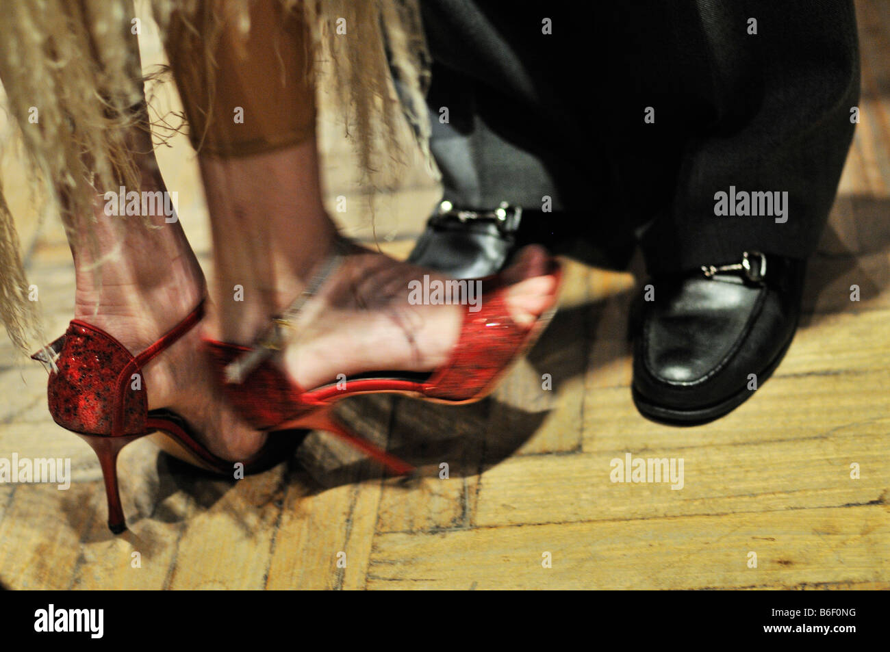Gambe di ballerini di tango, evento, Milonga, Buenos Aires, Argentina, Sud America Foto Stock