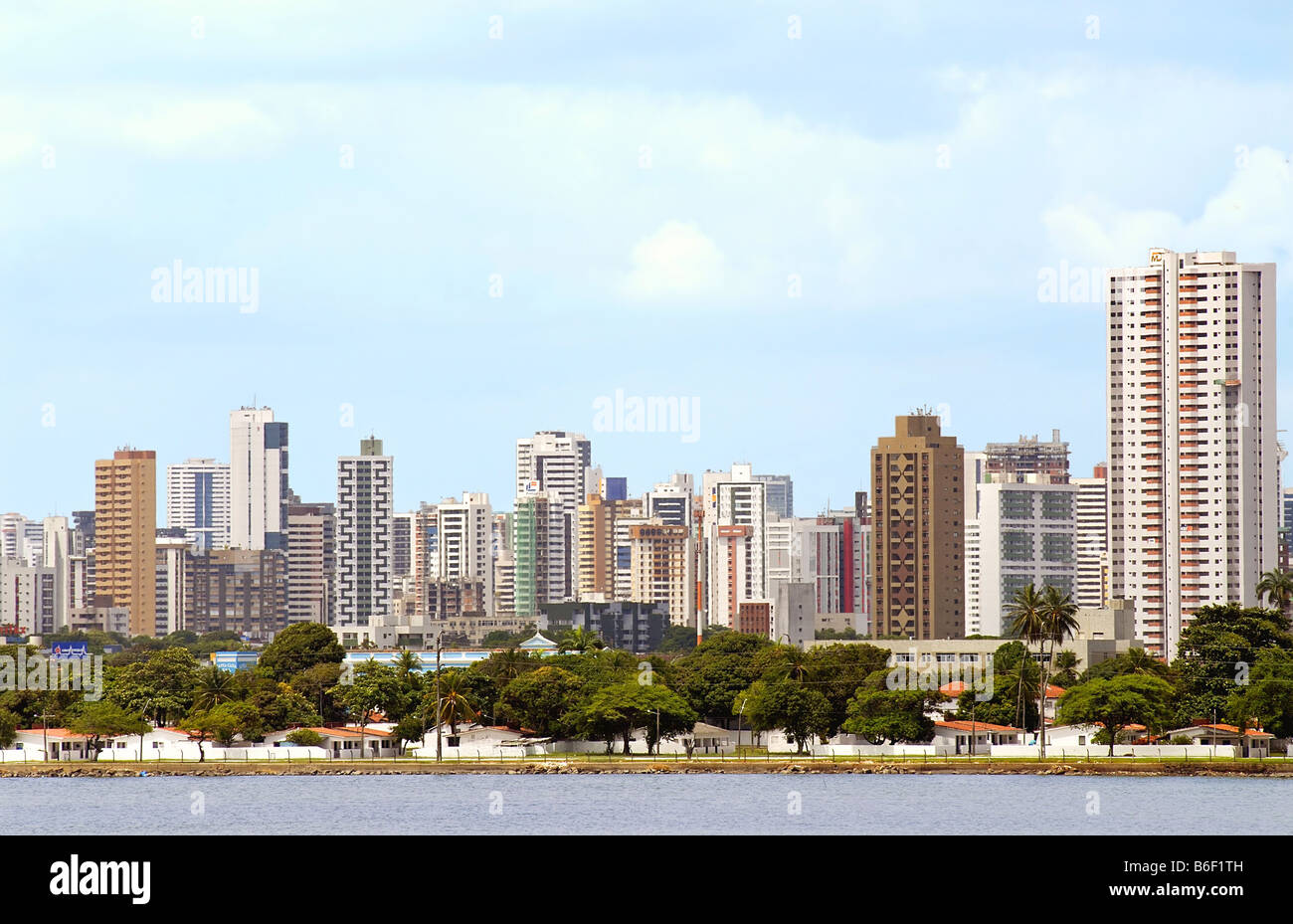 Moderno skyline di Recife dal mare, Brasile, Recife Foto Stock