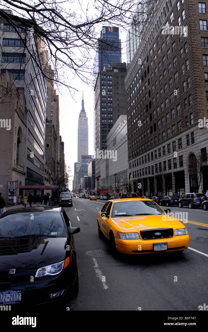 Giallo New York taxi su West 34th Street Foto Stock