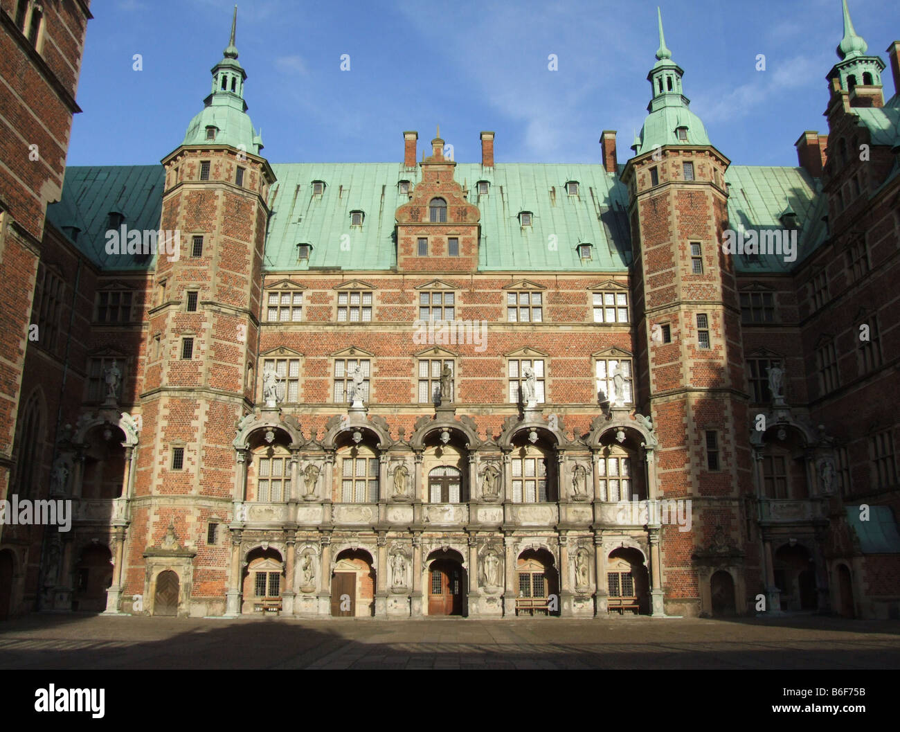 Castello Frederiksborg in Hillerød, Danimarca, è il più grande castello rinascimentale in Scandinavia. Le parti più antiche risalgono al 1560 Foto Stock