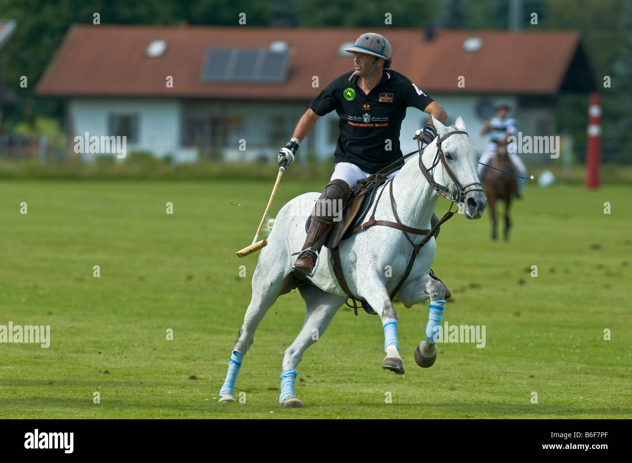 Polo, giocatore di polo su un cavallo grigio, polo concorrenza, Berenberg Alta meta Trophy 2008, Thann, Holzkirchen, Alta Baviera, Bavari Foto Stock
