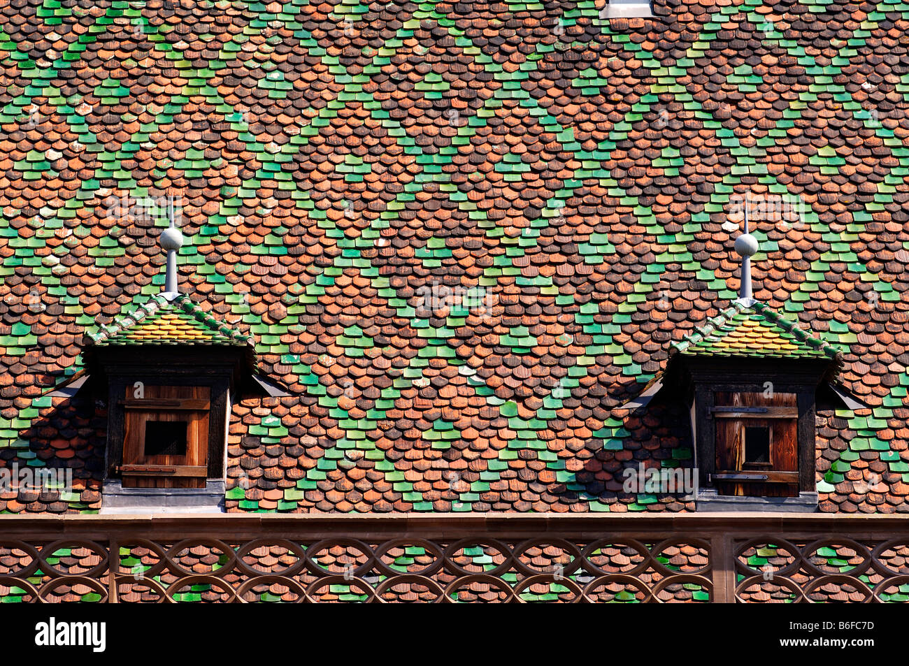 Tetto decorativo del Obstmarktgebaeude o frutta Market Building, di Colmar, Alsazia, Francia, Europa Foto Stock