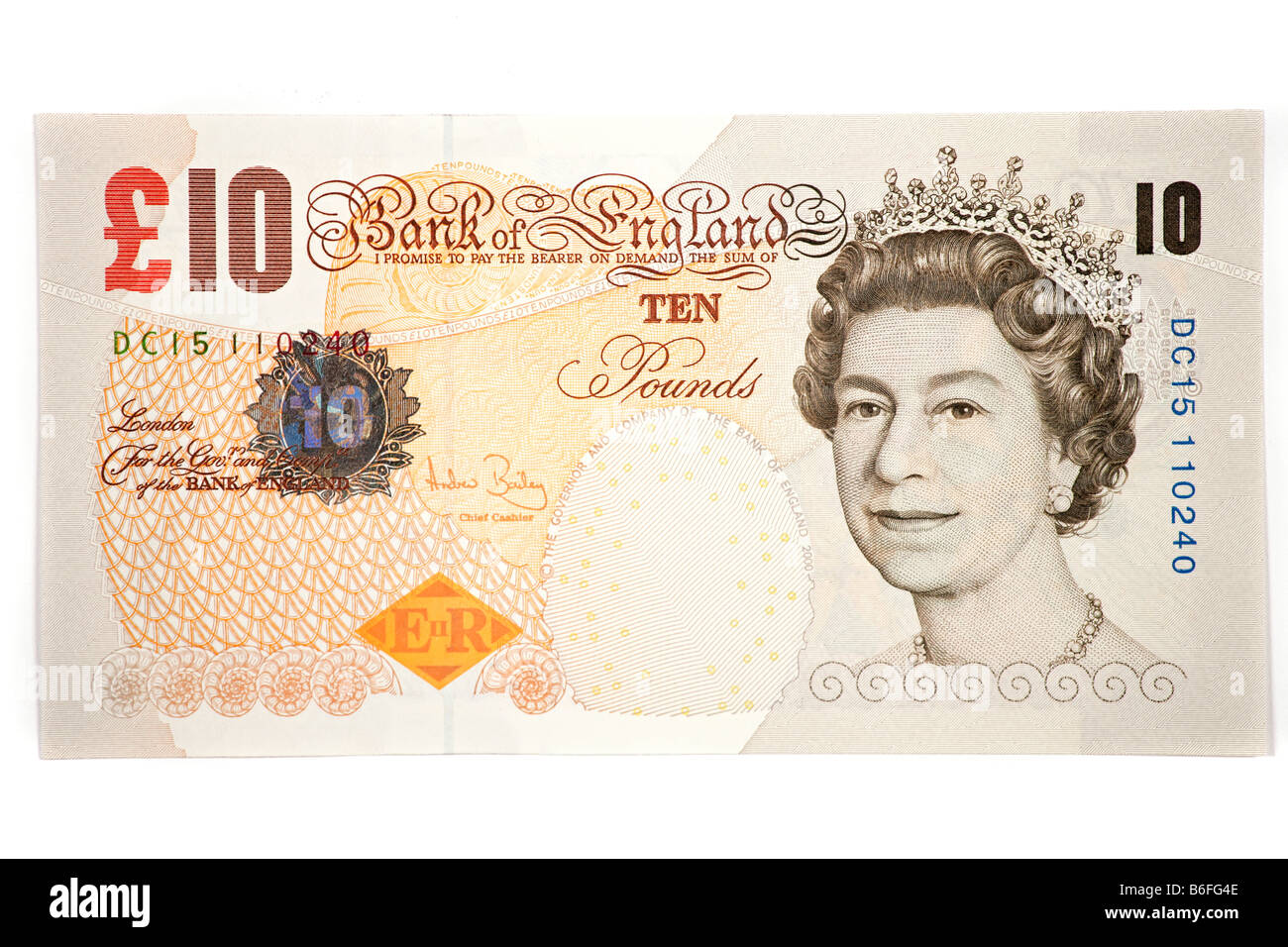 Una fotografia di un British dieci pound nota su sfondo bianco Foto Stock