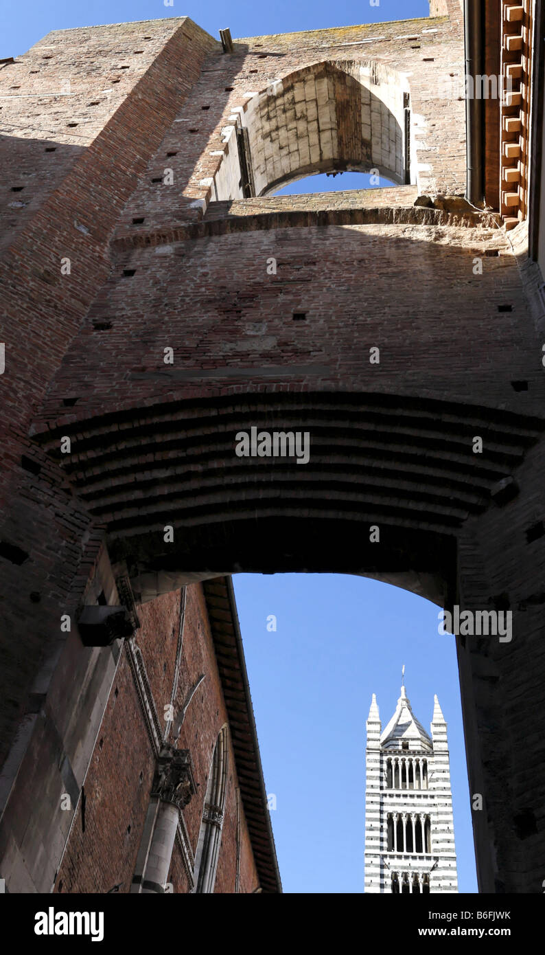 Torre Campanaria Steeple Cattedrale di Siena Toscana Italia Foto Stock