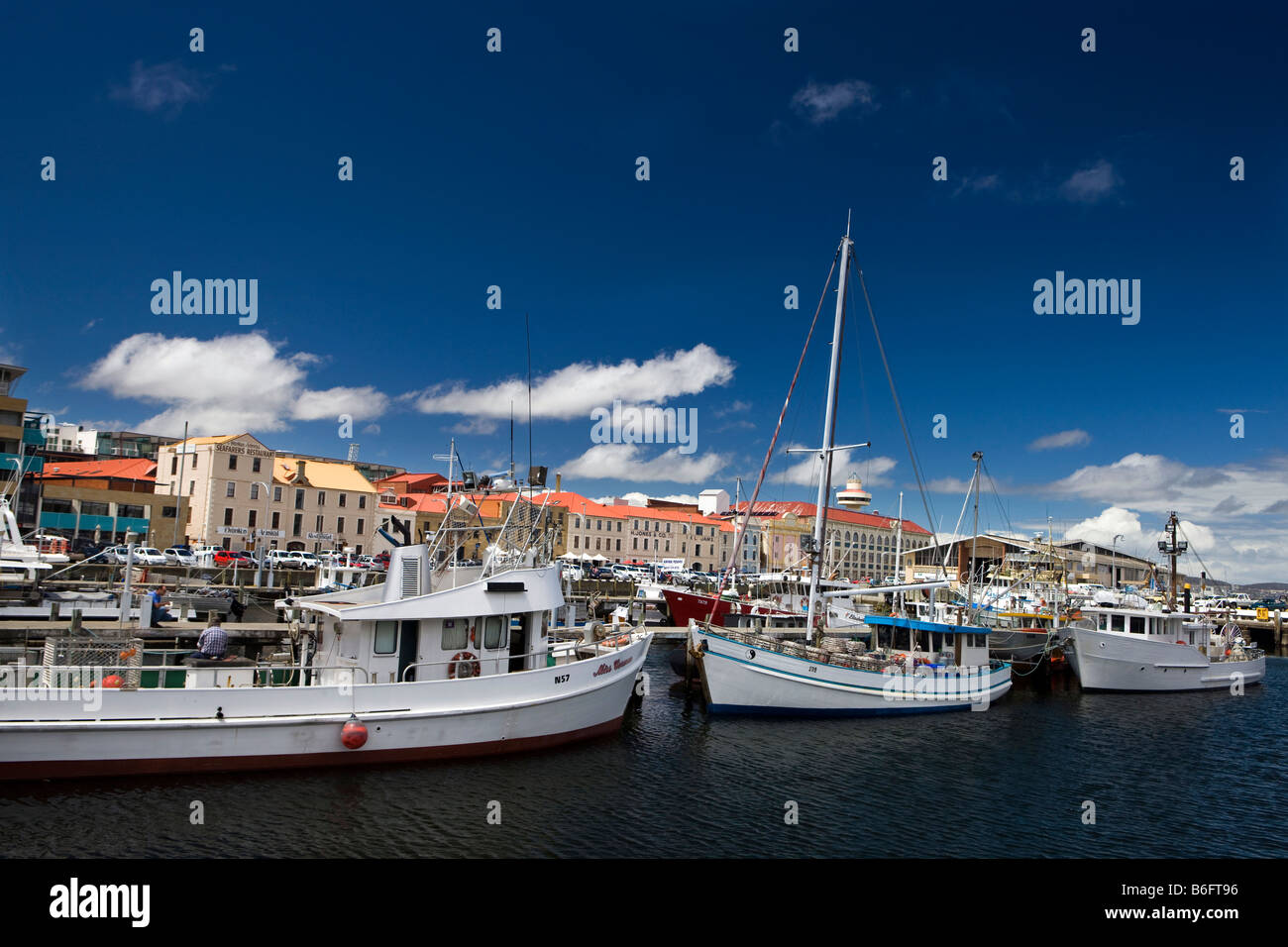 Barche di linea Victoria Dock, Hobart, Tasmania, Australia Foto Stock