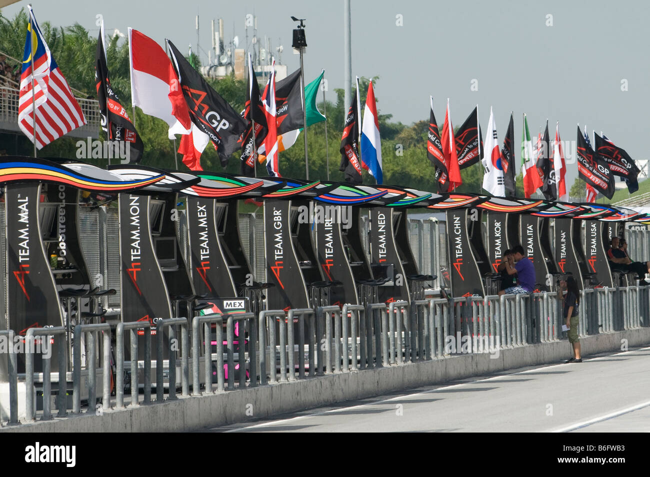 A1 concorrenti bandiere delle nazioni durante il A1GP Coppa del mondo del Motorsport della Malesia a Sepang Foto Stock