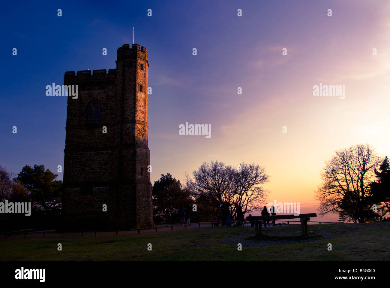 Torre di Leith in Surrey al tramonto. Foto Stock