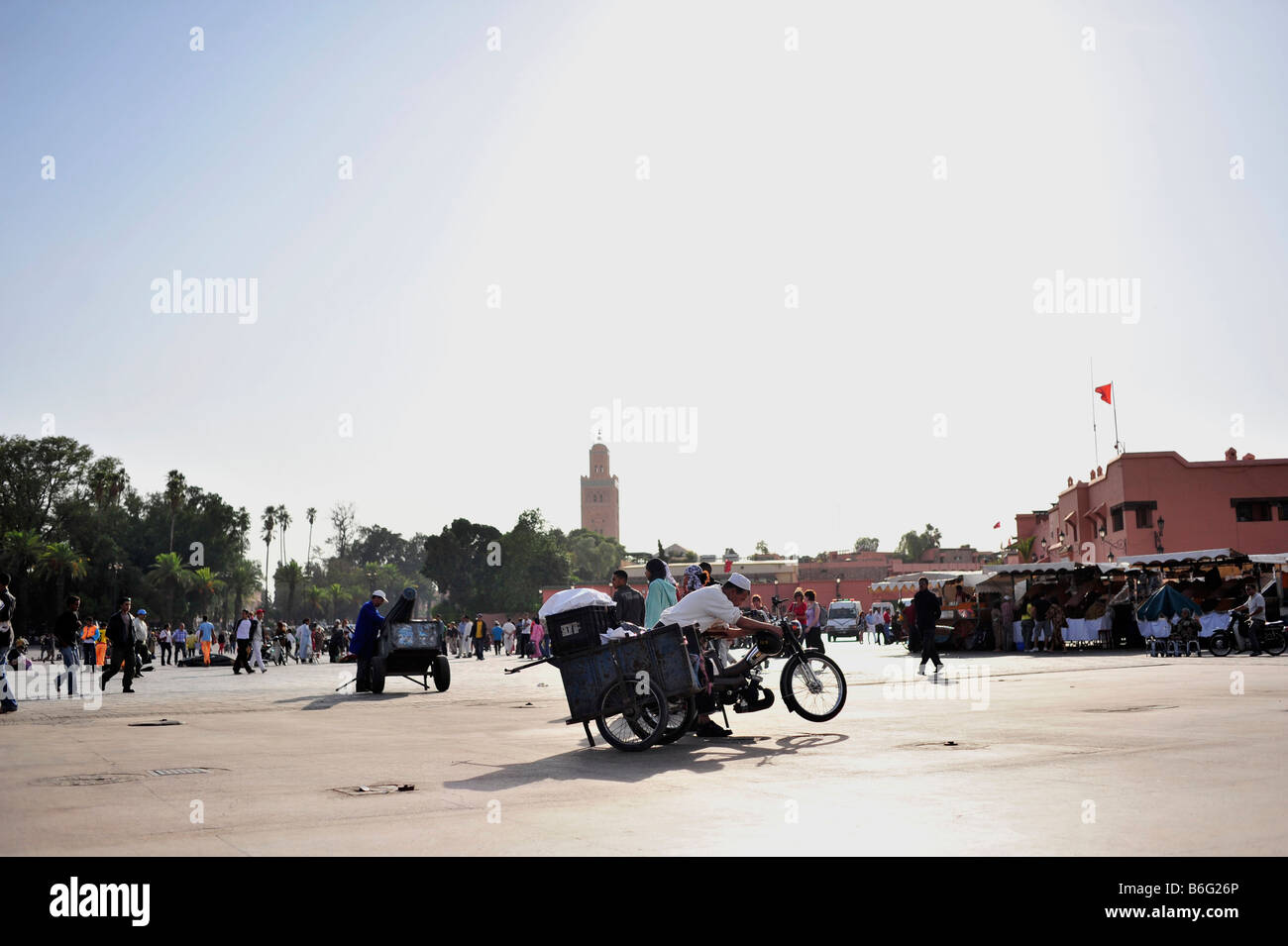 Piazza Jema el Fna nel cuore di Marrakech Foto Stock