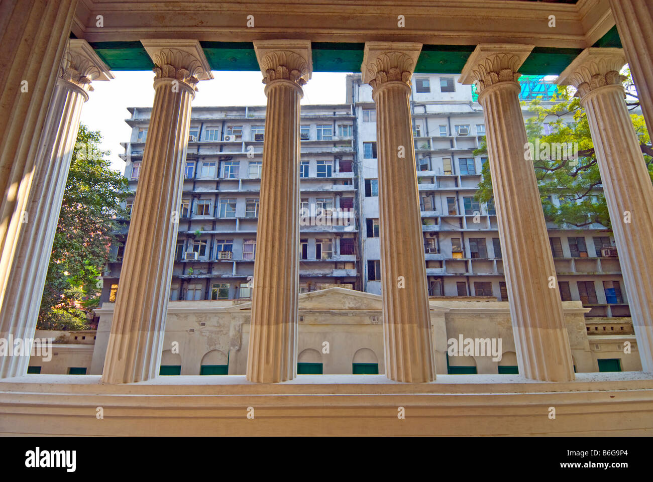 Il portico di Metcalfe Hall, Calcutta, India Foto Stock