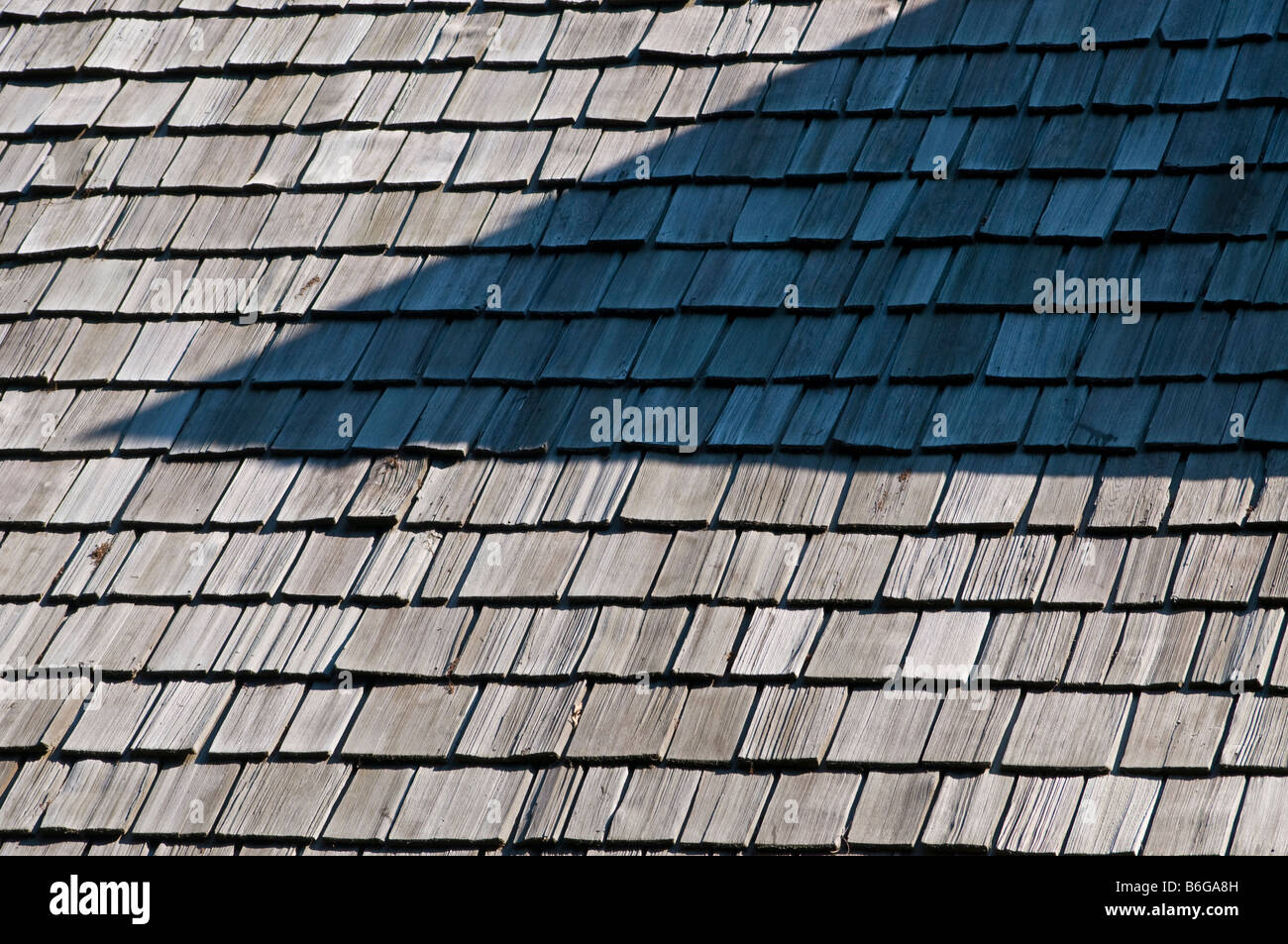 Agitare ghiaia tetto triangolare modello shadow Foto Stock