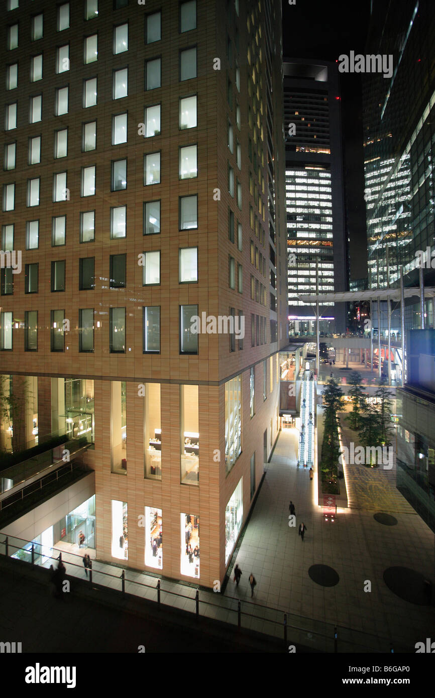 Giappone Tokyo area di Shiodome nuovo highrise sviluppo urbano Foto Stock