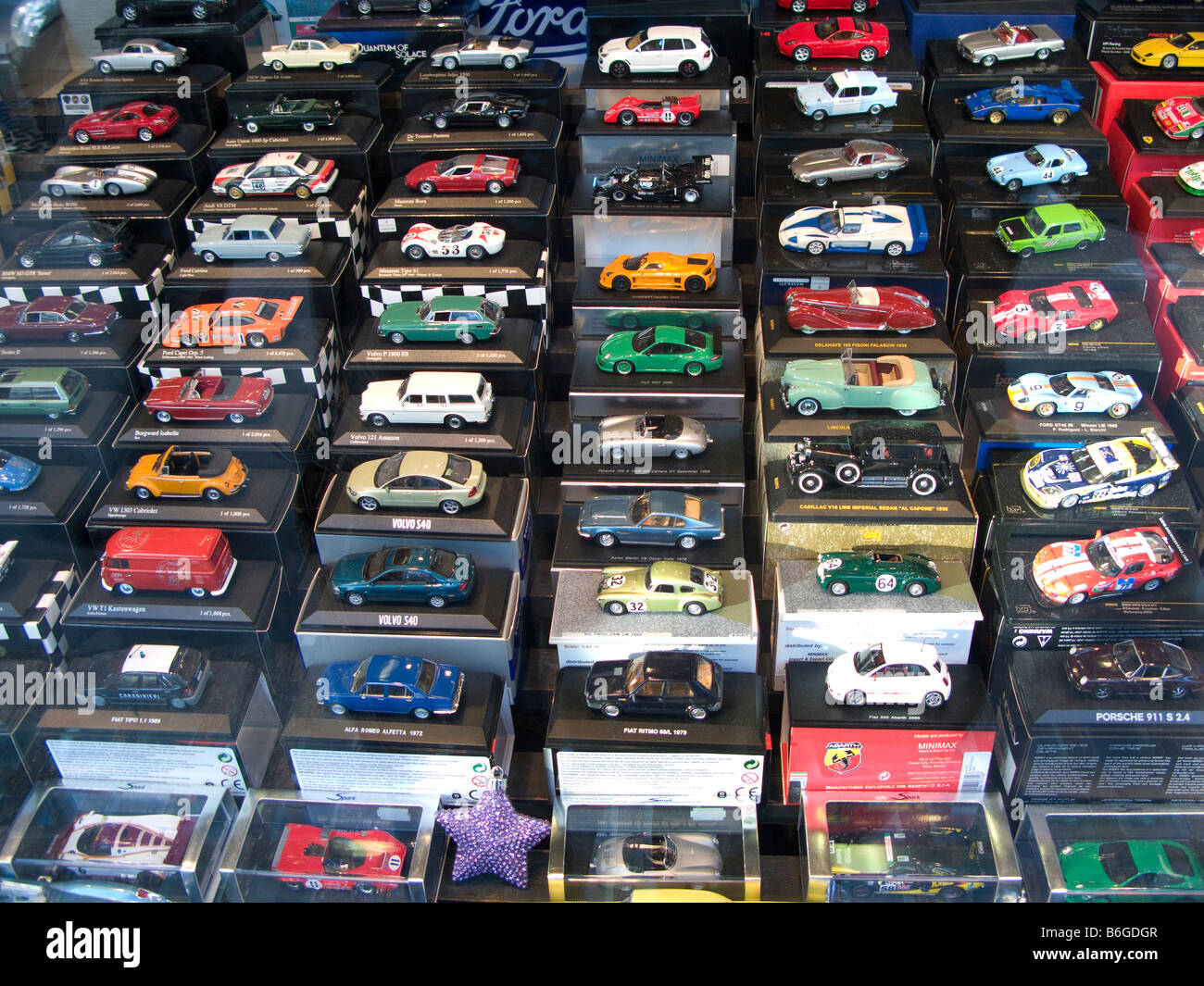 St Martin's accessori auto giocattolo vetrina, St Martin's Lane, Londra WC2 Foto Stock