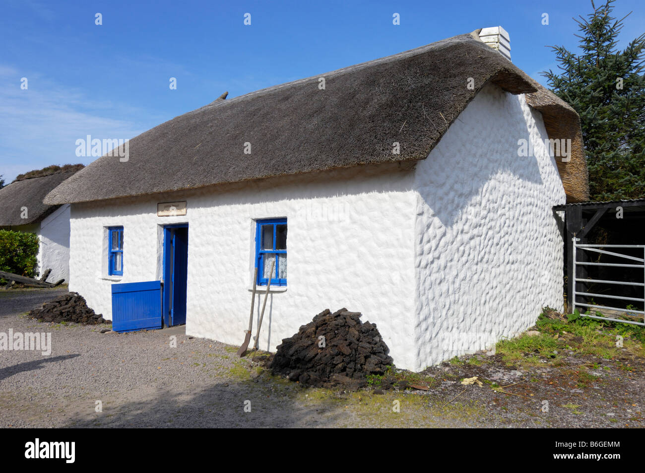 Tradizionale cottage irlandese Kerry Bog village museum Foto Stock