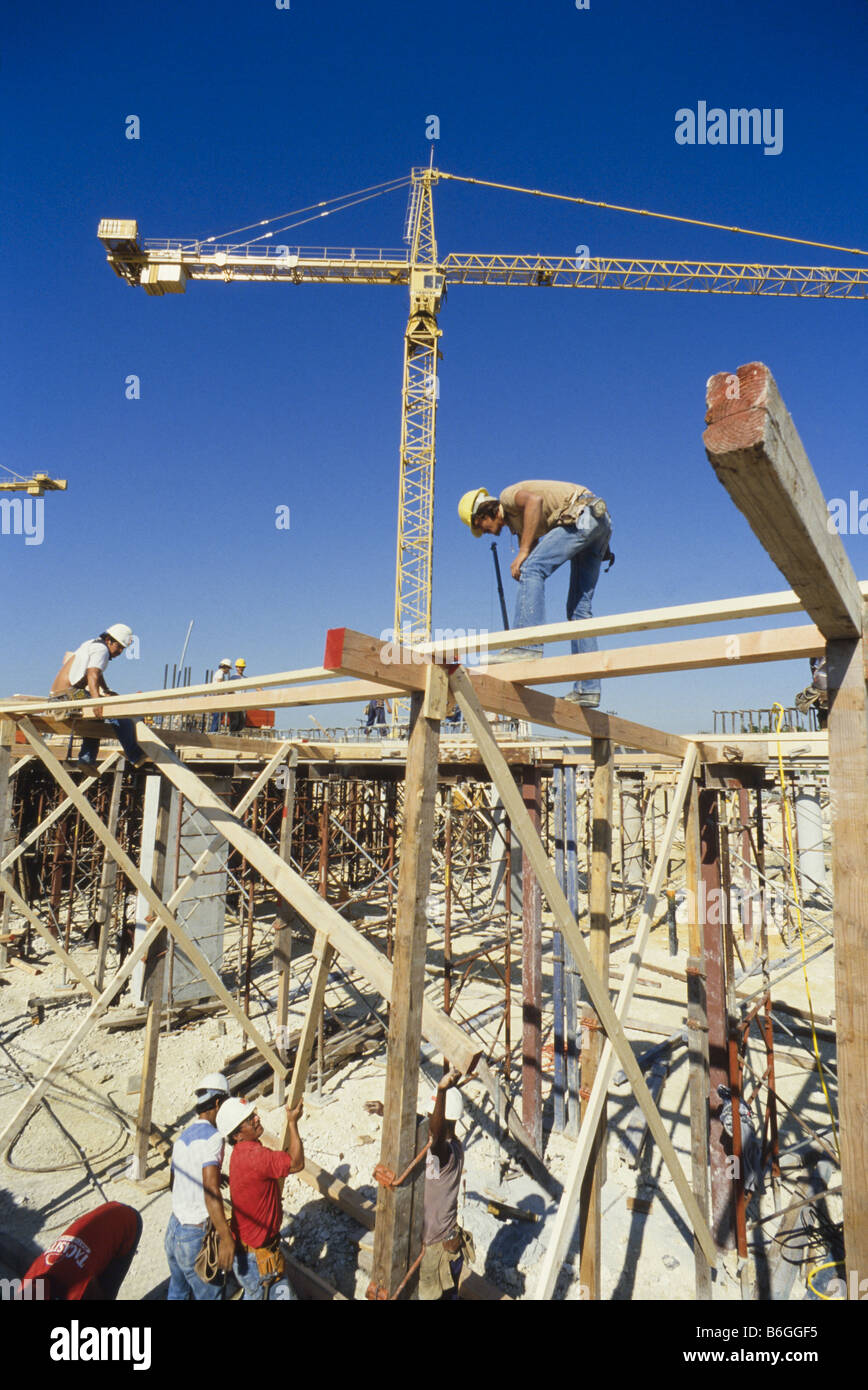 Costruzione, alto della gru in cantiere, Miami Foto Stock