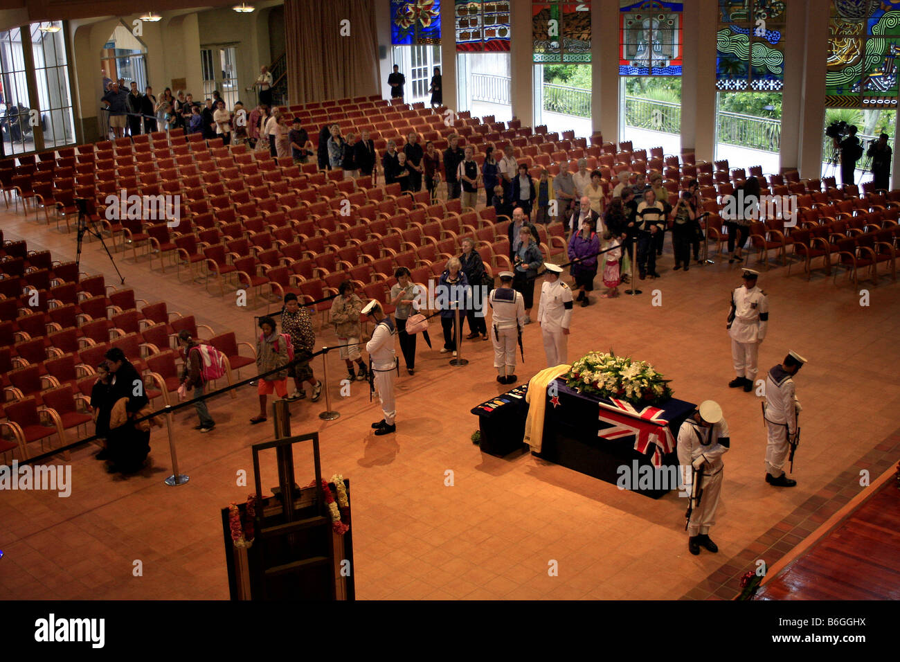 Il documento pubblico passato Sir Edmund Hillary come il suo scrigno si trova nello stato a Auckland, la Cattedrale di Cristo Foto Stock