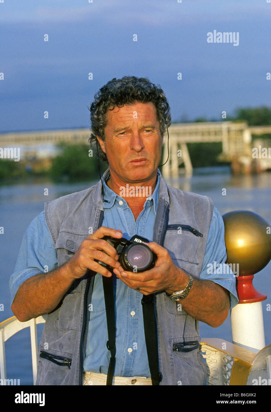 USA AMERICA ben noto fotografo di viaggio Nik Wheeler può contenere una  fotocamera Nikon su assegnazione fotografico in Mississippi Foto stock -  Alamy