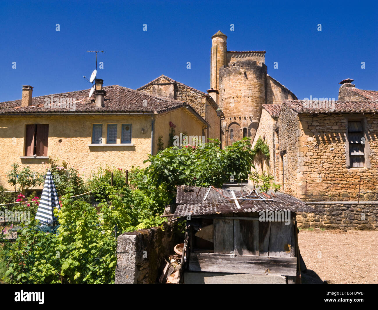 Edifici medievali di Saint Front Sur Lemance e Lot et Garonne, Francia, Europa Foto Stock