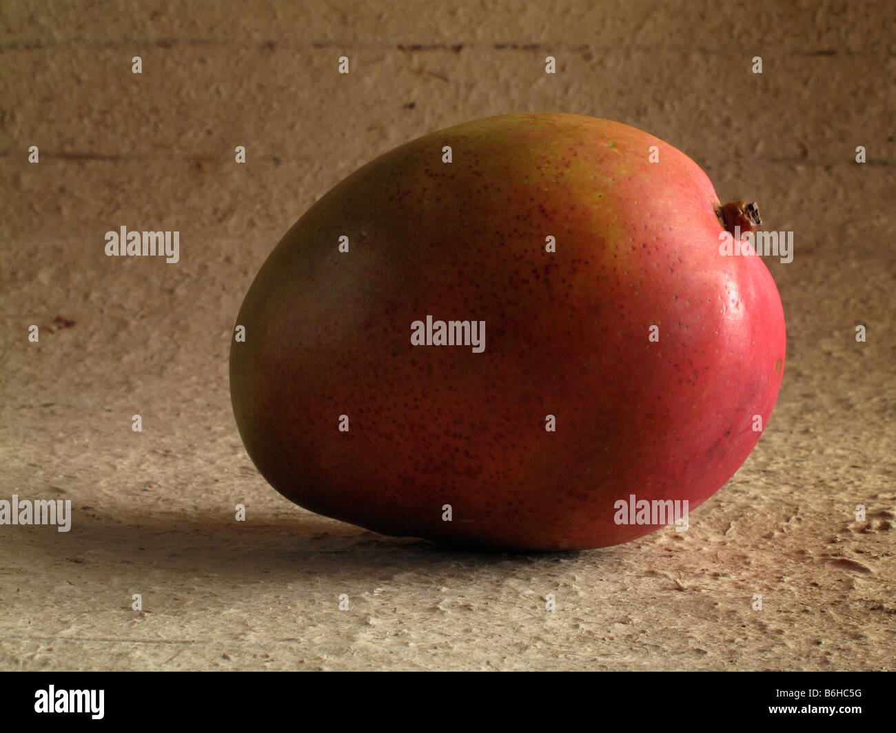 Un mango maturo. Foto Stock