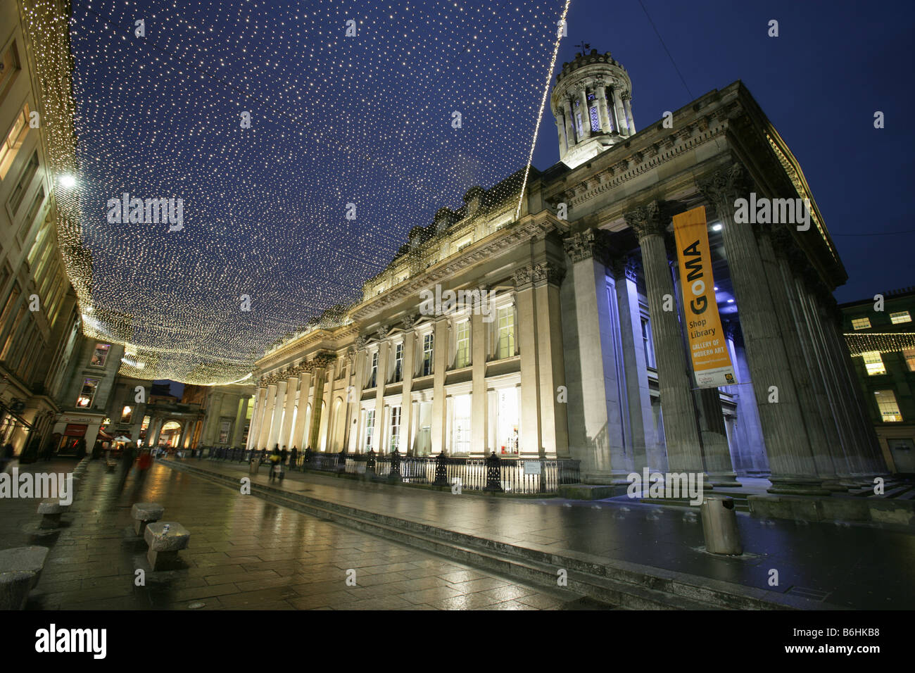 Città di Glasgow, Scozia. La Queen Street facciata neoclassica del Glasgow il Museo di Arte Moderna (GoMA) a Natale. Foto Stock