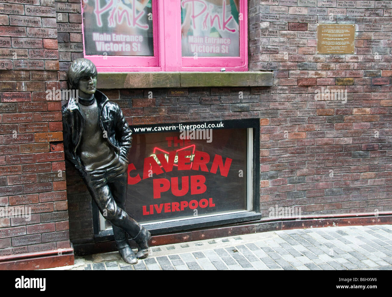 Il leggendario Cavern Club dove il Beatle ha iniziato la loro ascesa Liverpool Merseyside Regno Unito Foto Stock