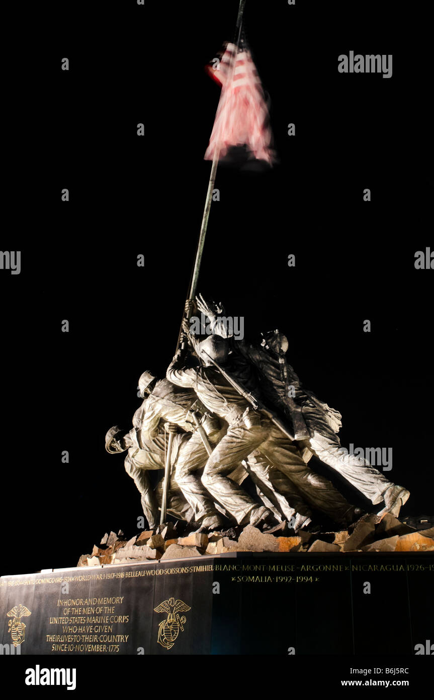 L'Iwo Jima Memorial di notte, Corpo della Marina degli Stati Uniti, Arlington Virginia Foto Stock