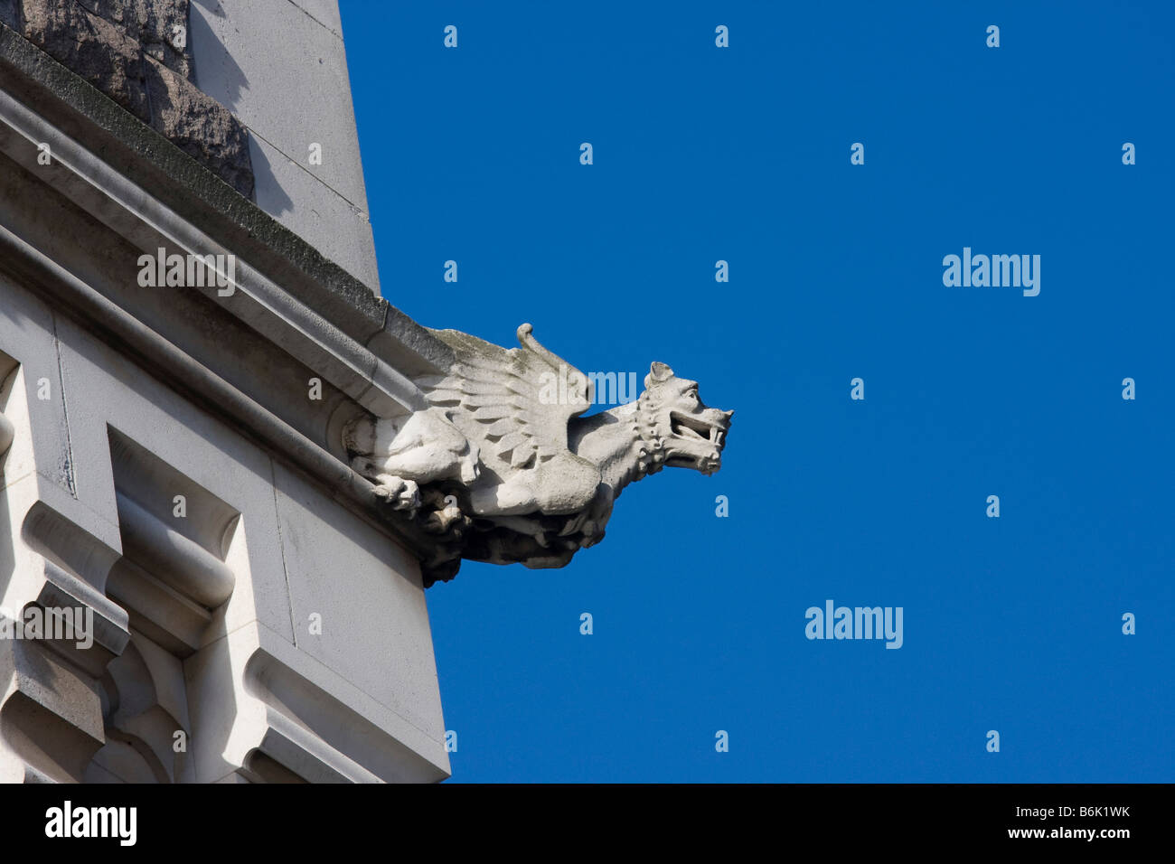 Londra GB Regno Unito Tower Bridge in dettaglio e gargoyle Foto Stock