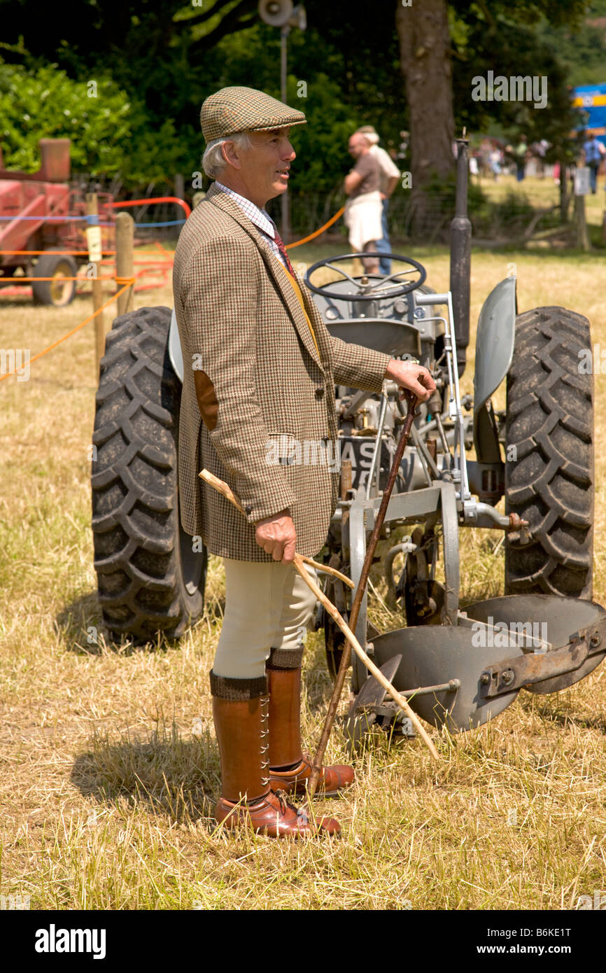 Wiltshire vapore Rally vintage Inghilterra 2008 Paese gent dando parla della campagna Foto Stock