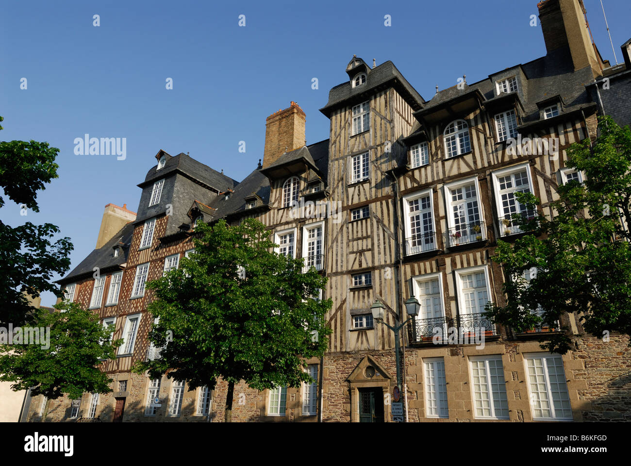 Rennes Bretagna Francia graticcio edifici sulla Place des Lices Foto Stock