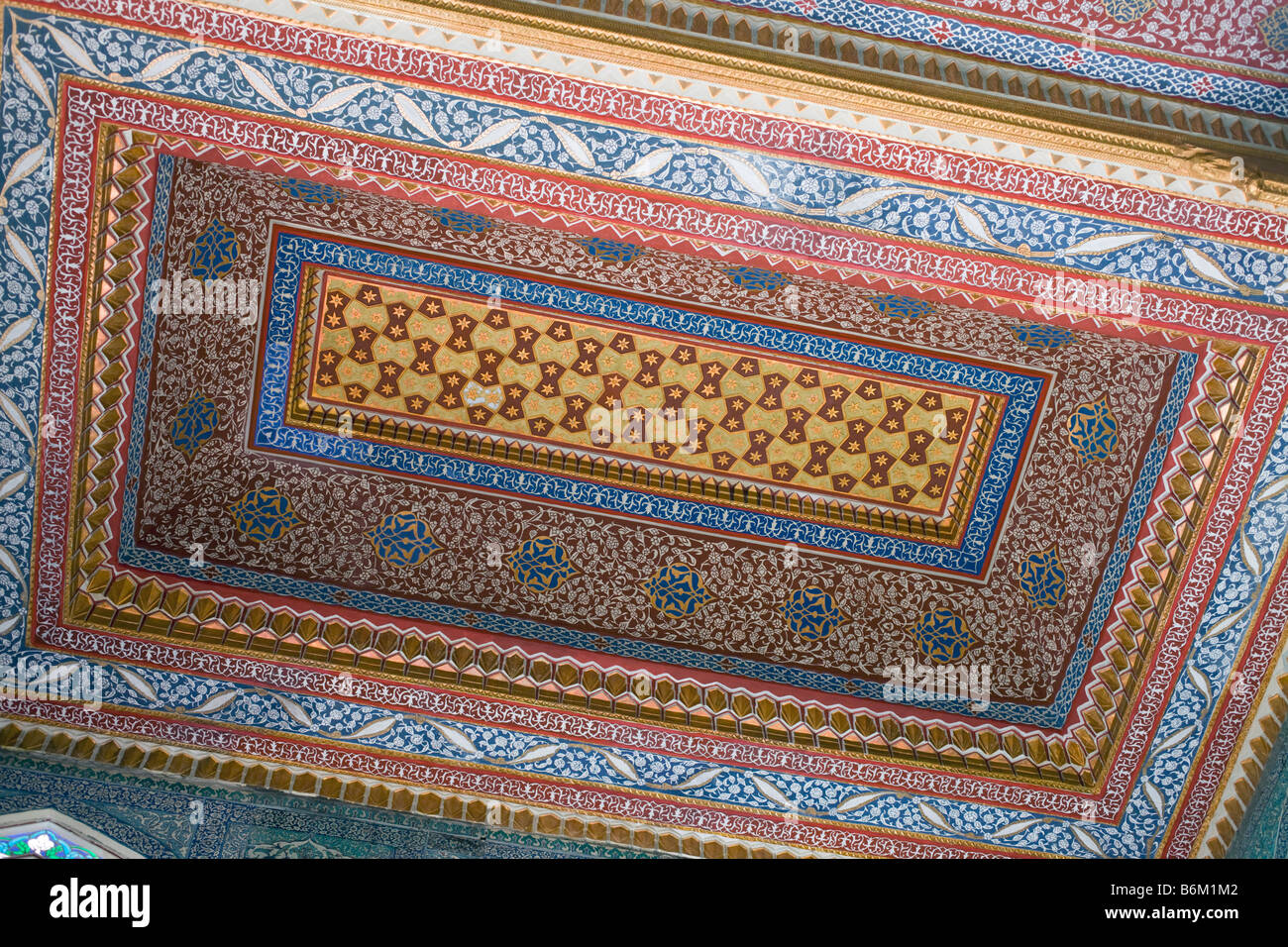 Soffitto di uno dei due letti chioschi, harem, Topkapi Saray Palace, Istanbul, Turchia Foto Stock