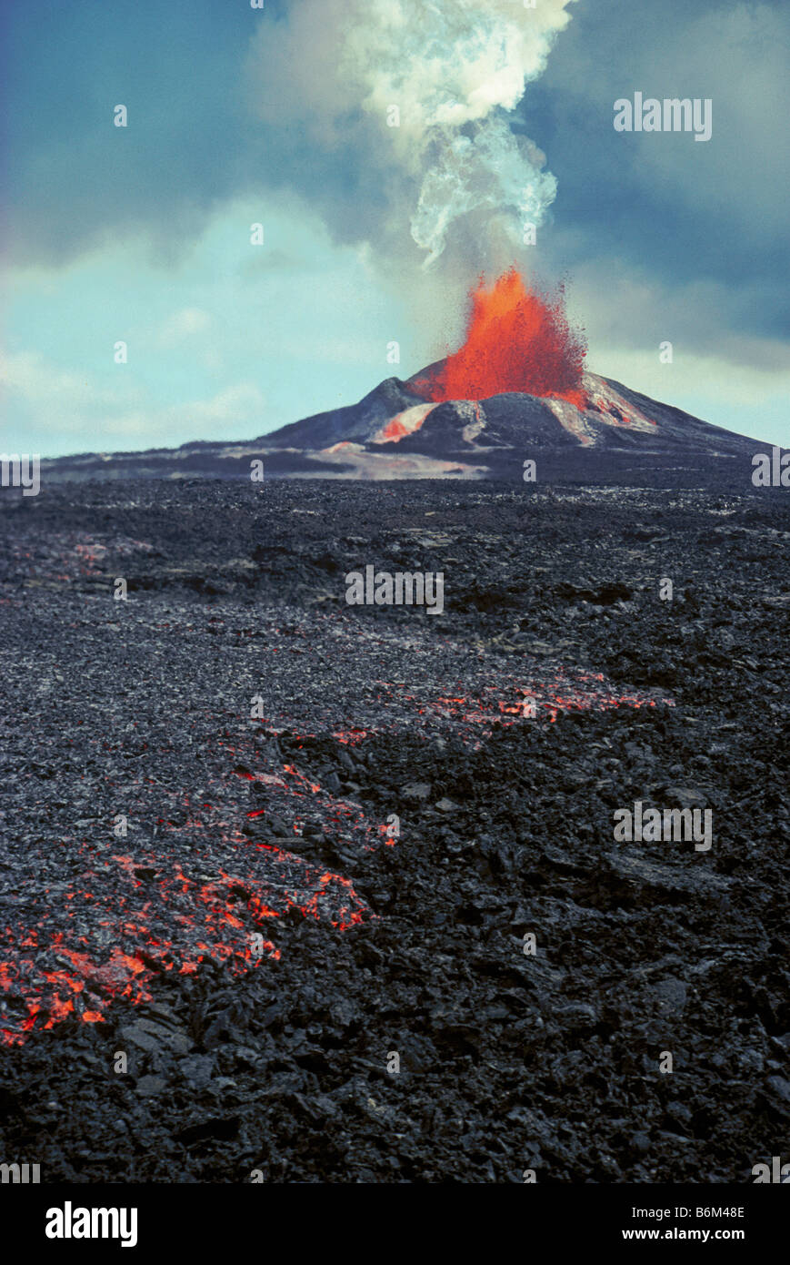 Puu Oo eruzione e flusso di lava aa Parco Nazionale dei Vulcani delle Hawaii Isola di Hawaii Foto Stock