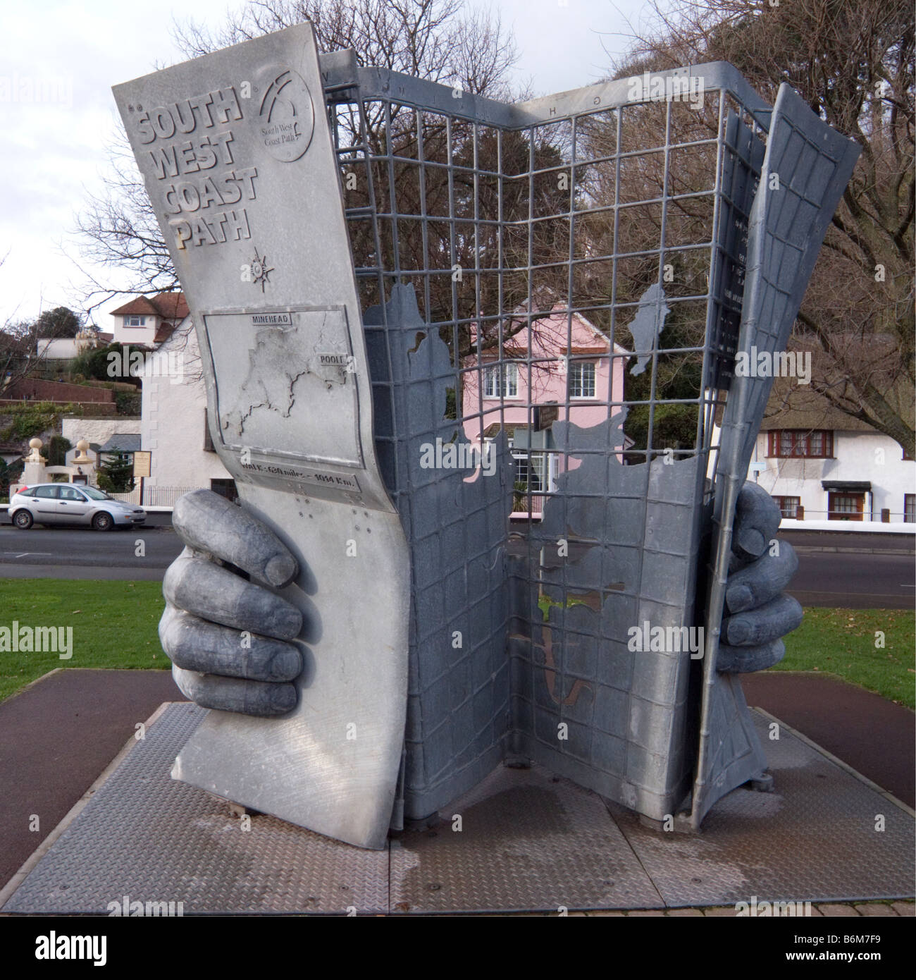 Monumento a segnare l inizio ufficiale del South West Coast Path a Minehead in Somerset Foto Stock