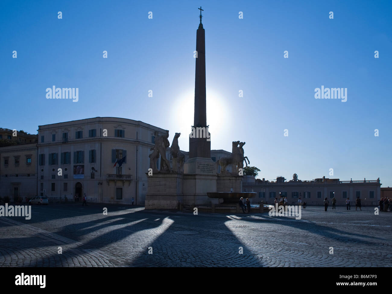 Italia Roma l'obelisco di Piazza del Quirinale Foto Stock