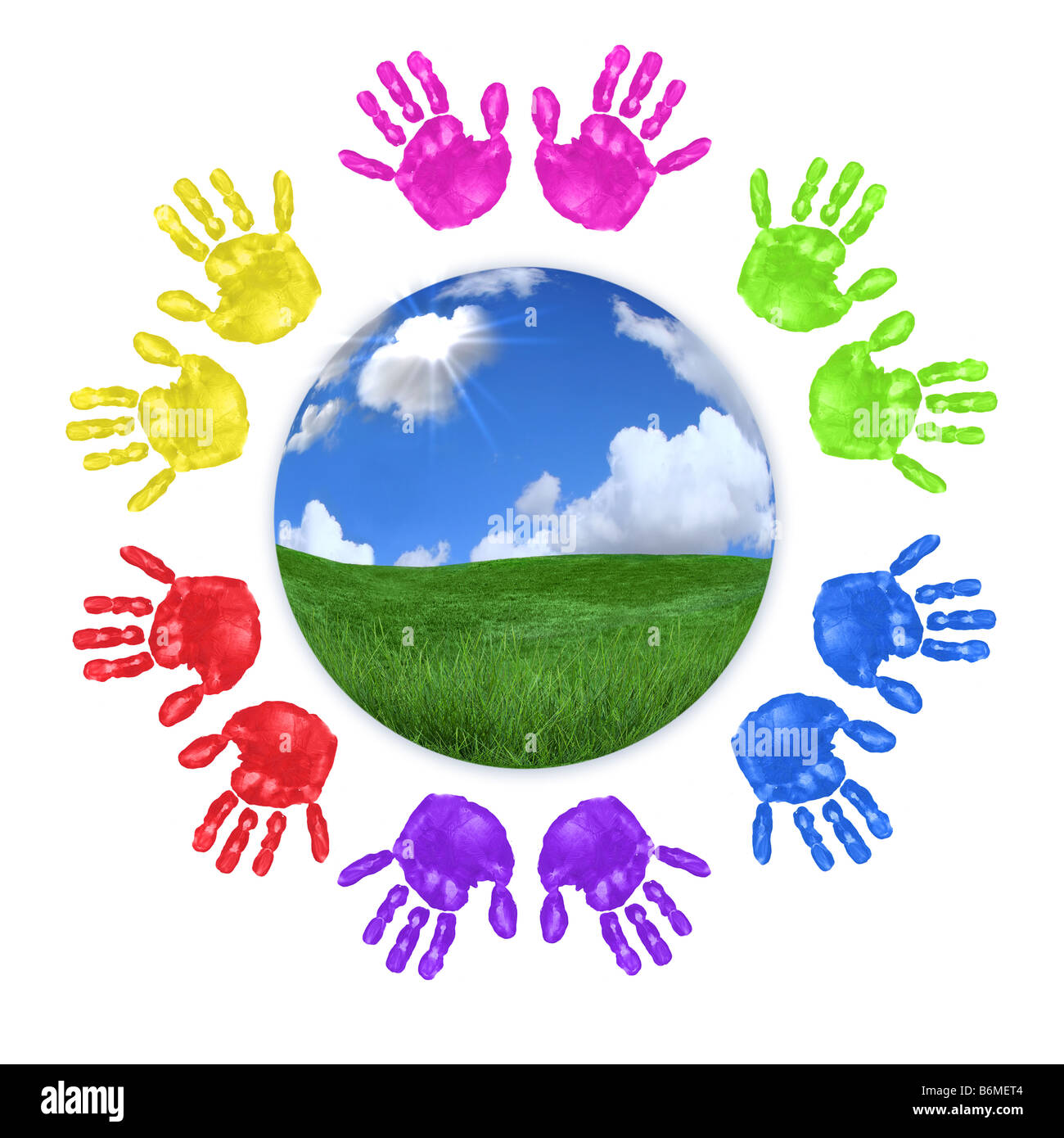 Handprints per bambini intorno al mondo realizzato in un bellissimo paesaggio Foto Stock