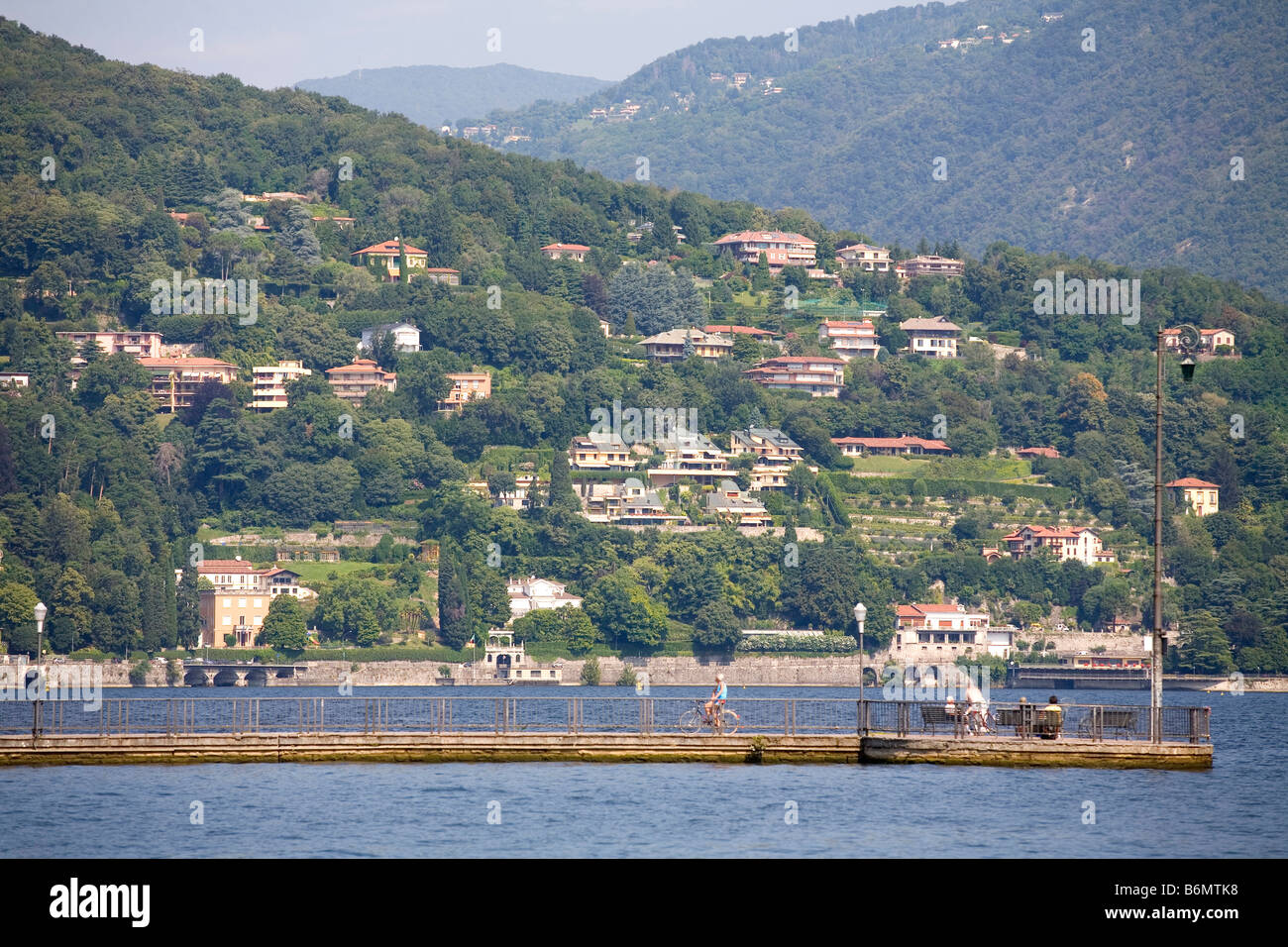 Pier sul Lago di Como in Como Lombardia Italia Foto Stock