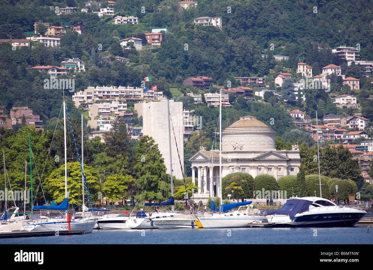 Vista della piazza Croggi nella città di Como Il Lago di Como Italia Foto Stock