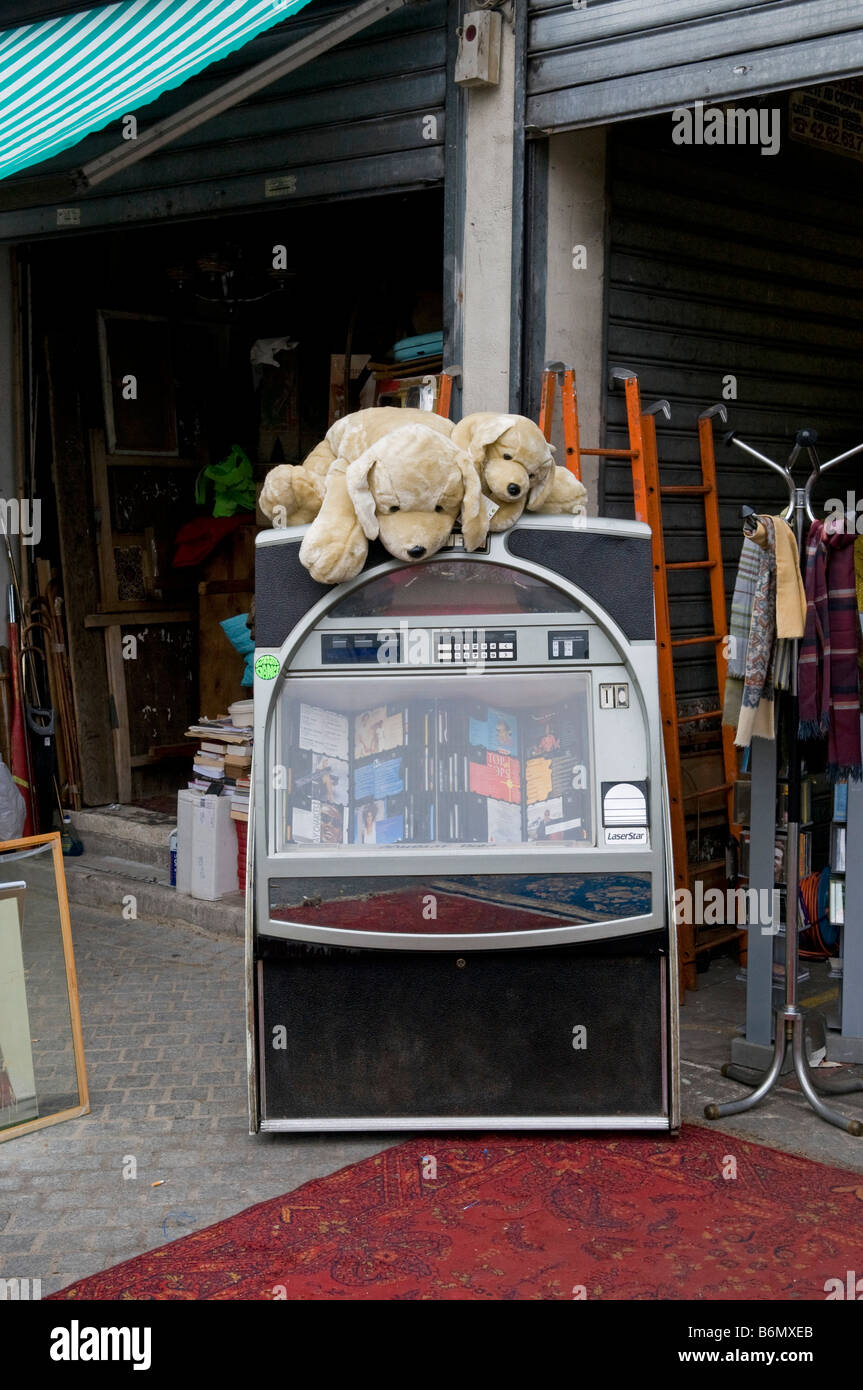 In vecchio stile duca casella al mercato delle pulci di St Ouen, a Porte de Clignancourt, a Parigi Foto Stock