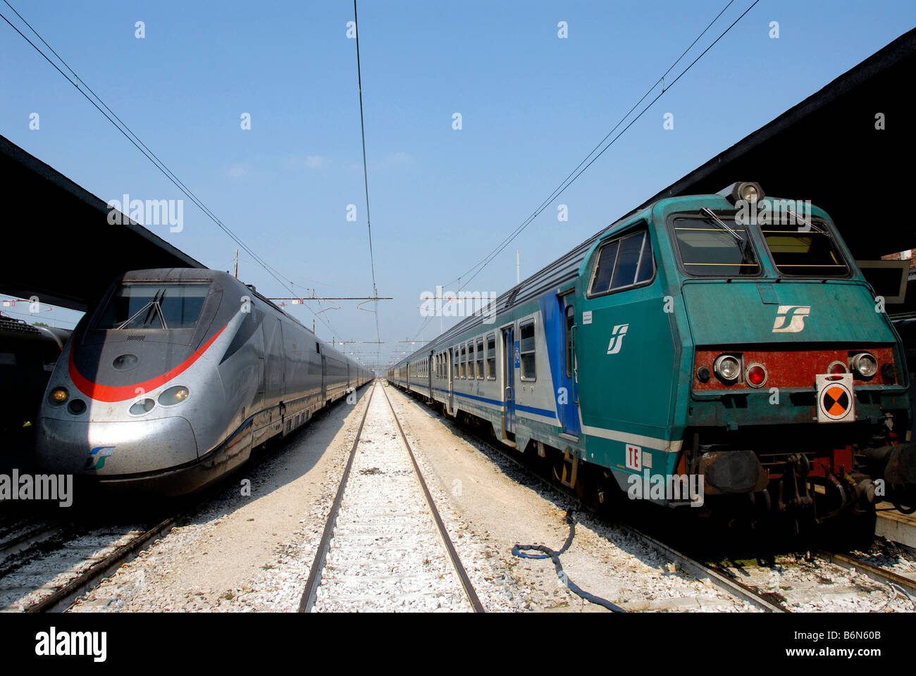 Treni in railway staiton, Venezia, Italia Foto Stock