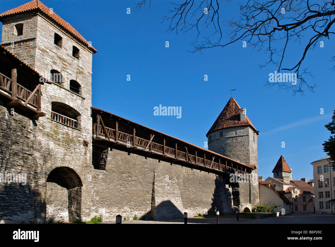Parte delle vecchie mura Tallinn Estonia Foto Stock