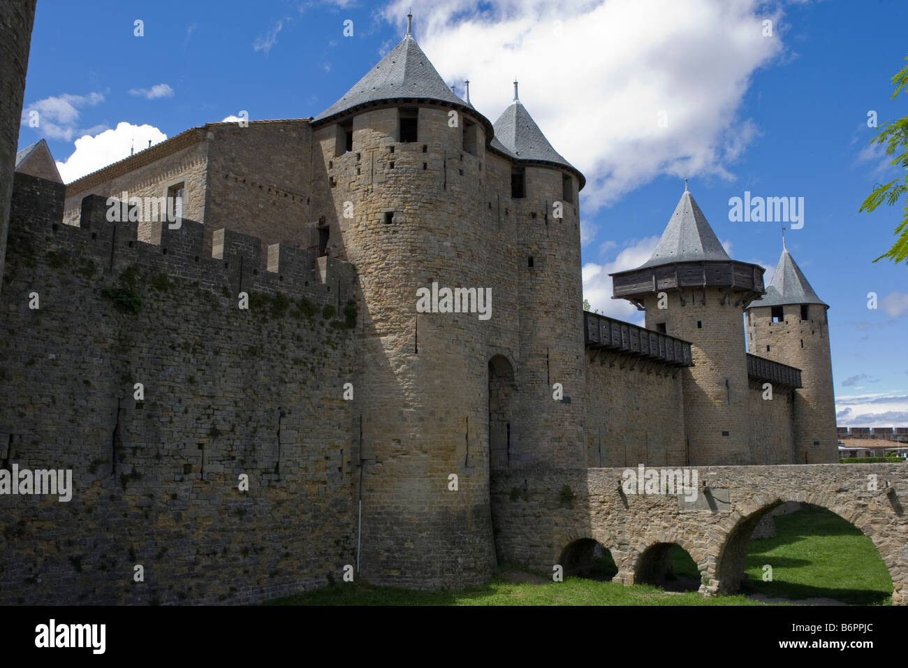 Vista la Cite il castello di Carcassonne FRANCIA Foto Stock