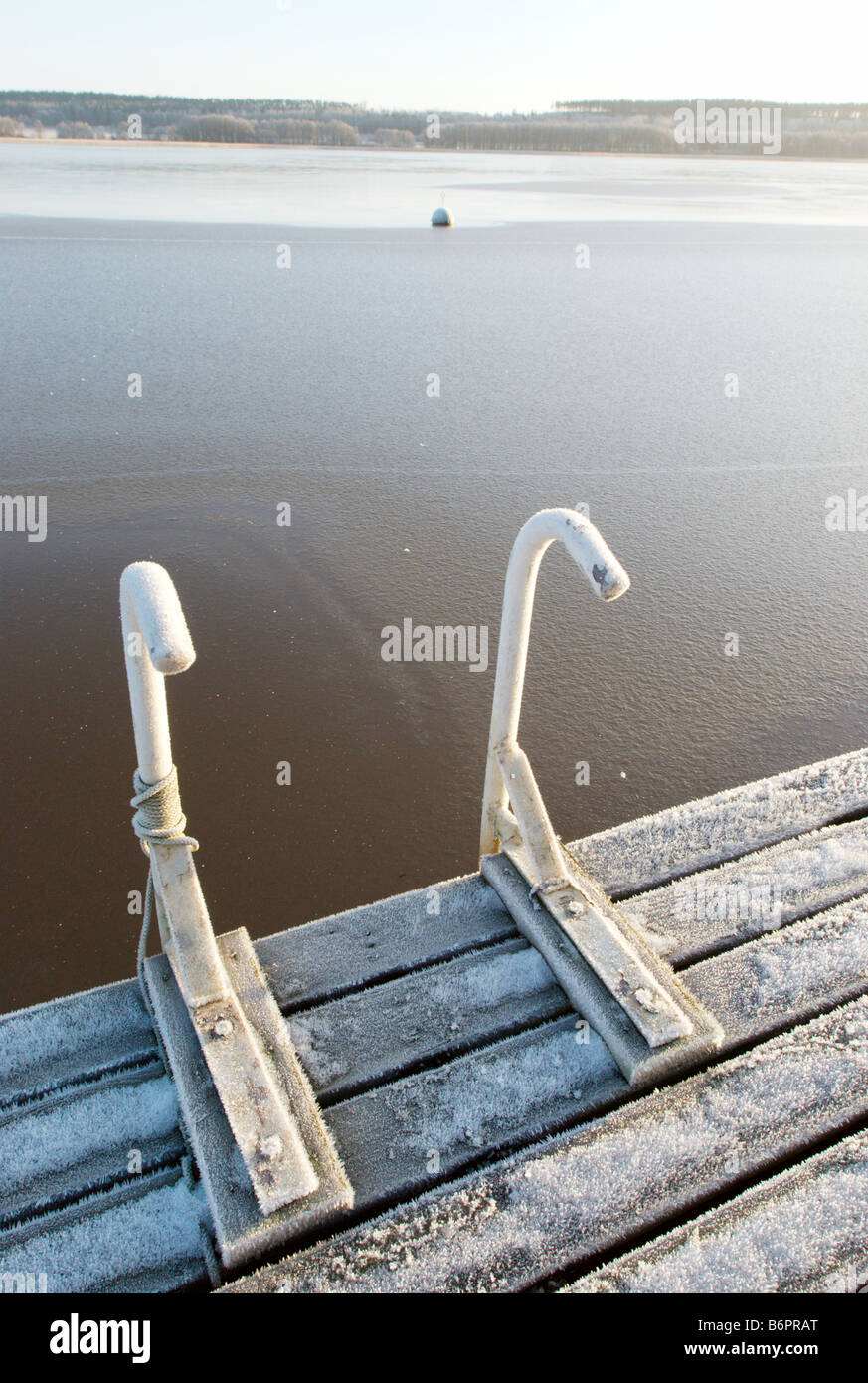 Piscina Wintery posto, lago ghiacciato Lohjanjärvi, Lohja, Finlandia Foto Stock