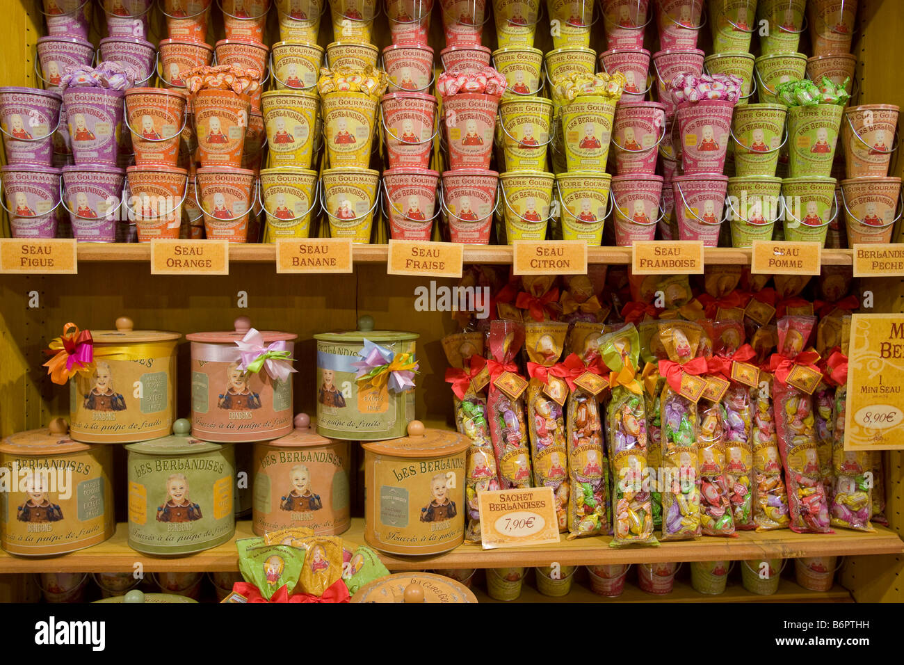 Negozio di caramelle francia immagini e fotografie stock ad alta  risoluzione - Alamy